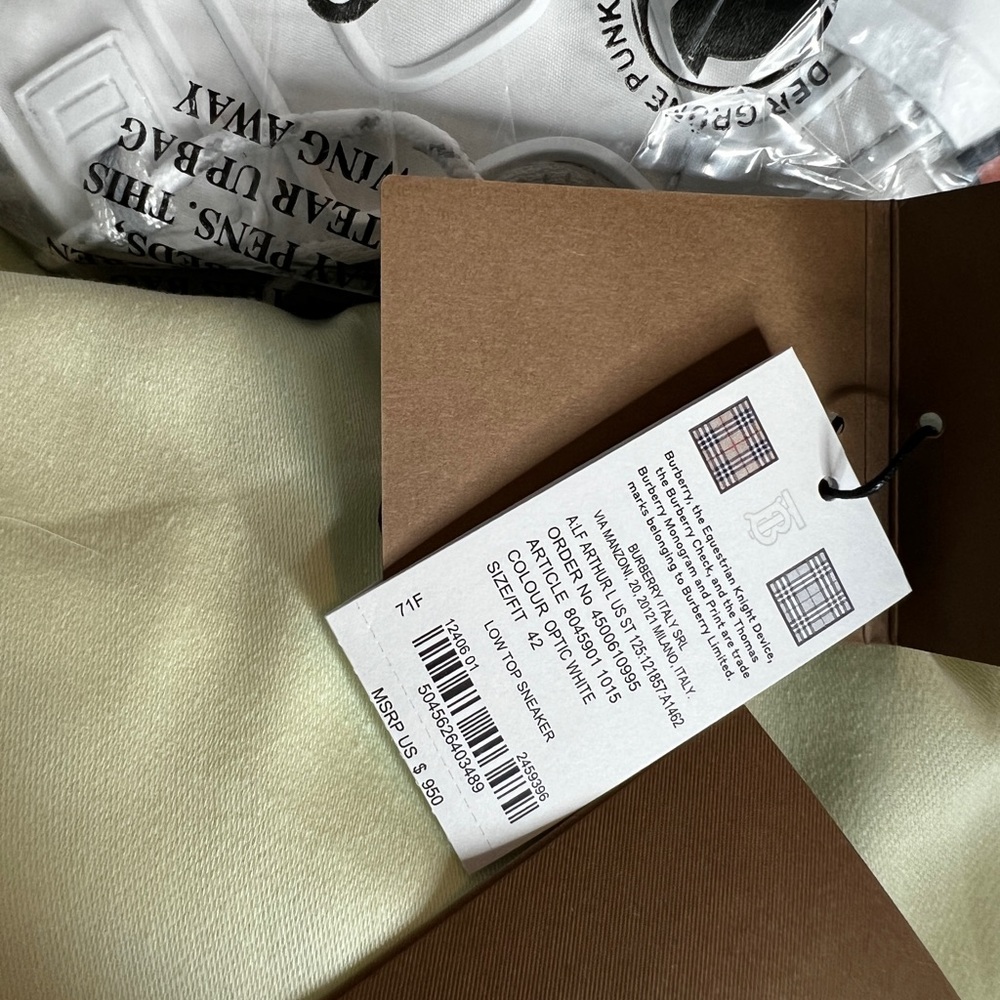 Burberry Arthur Sneakers w/tags - Picture 6 of 14